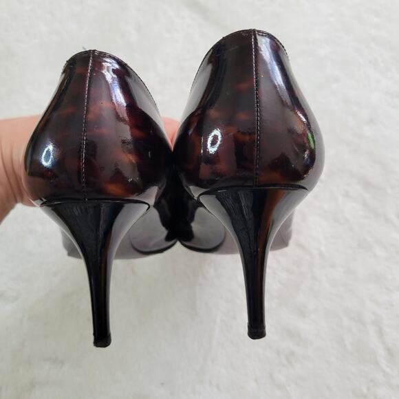 STUART WEITZMAN Fever Tortoise Shell Pointy Pumps 8 - Picture 5 of 10